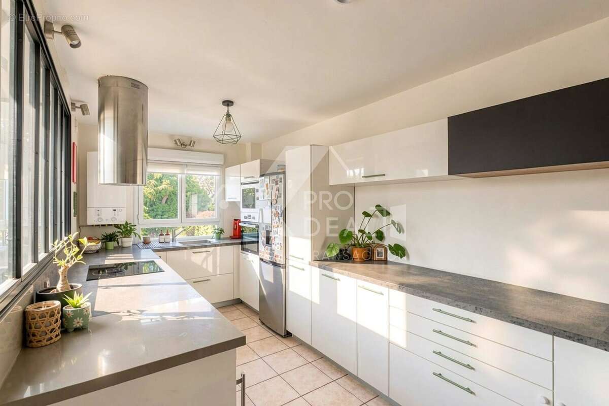 Appartement 77 m² à Bron  - photo 4
