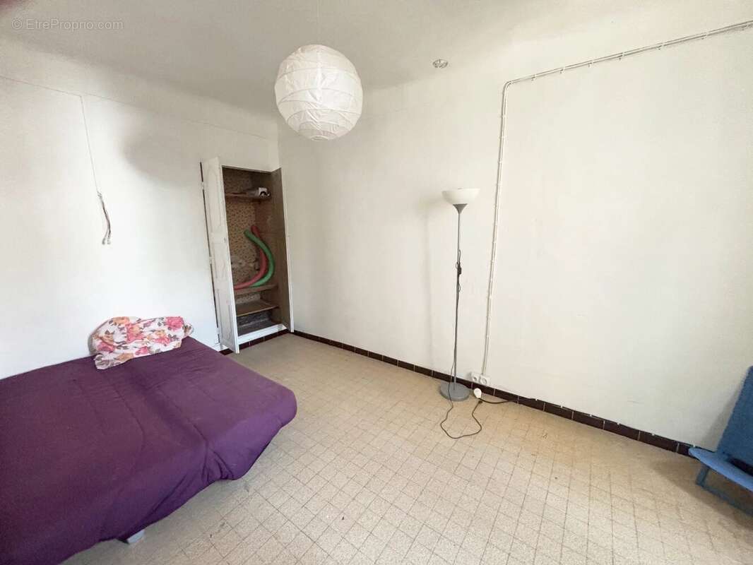 Appartement à PUGET-THENIERS