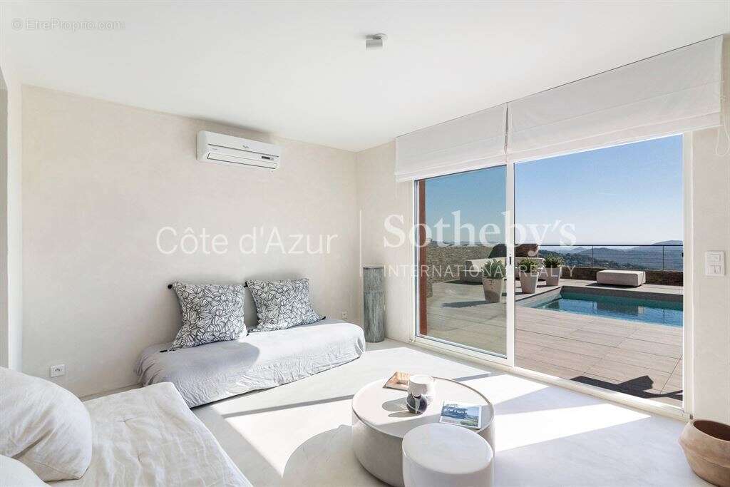 Maison à LES ADRETS-DE-L'ESTEREL