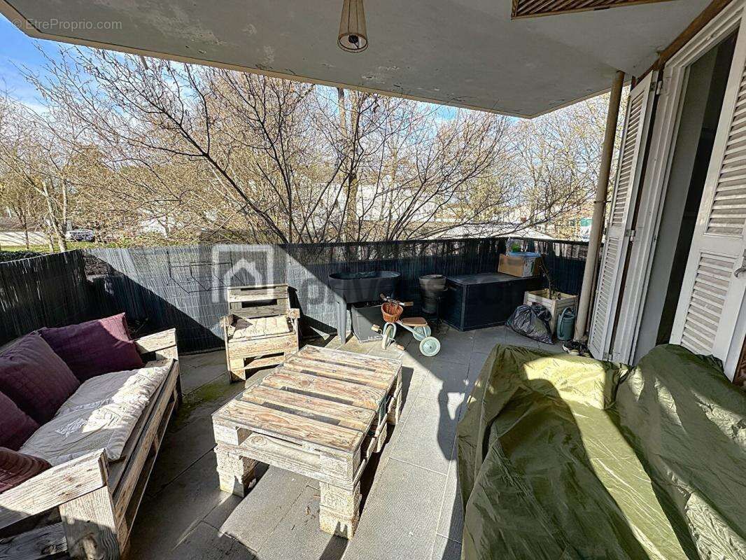 Appartement à EMERAINVILLE