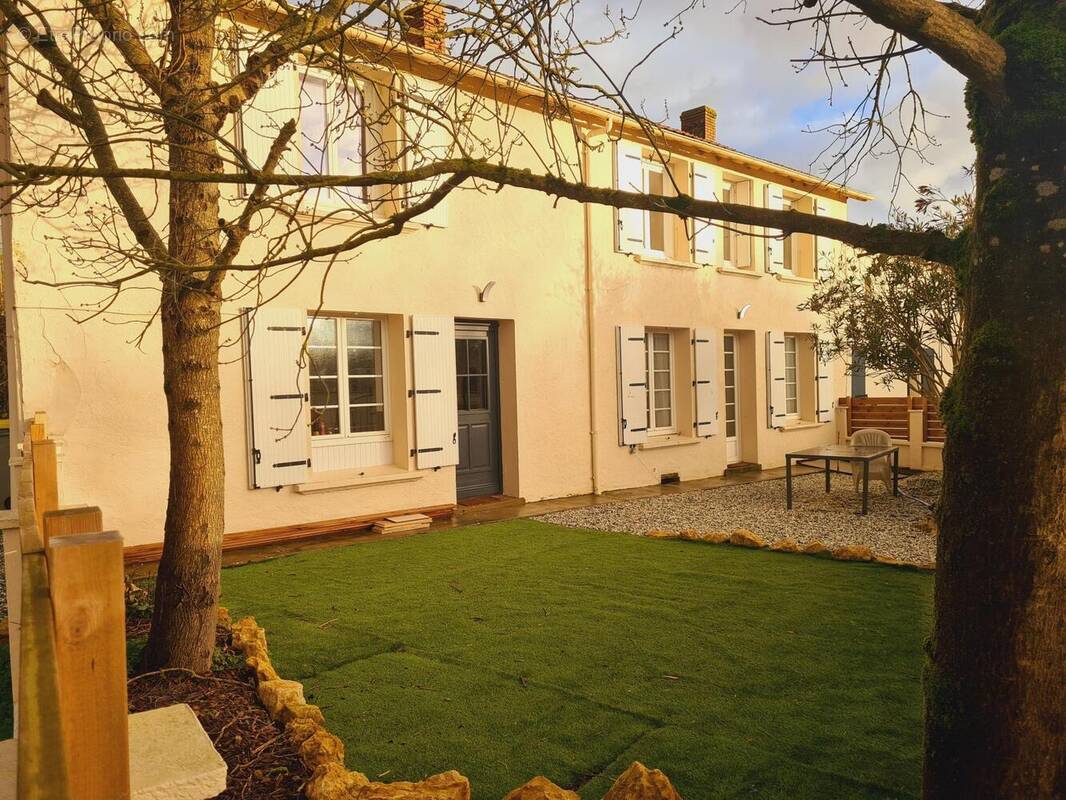 Photo 1 - Maison à SAINT-CYR-EN-TALMONDAIS