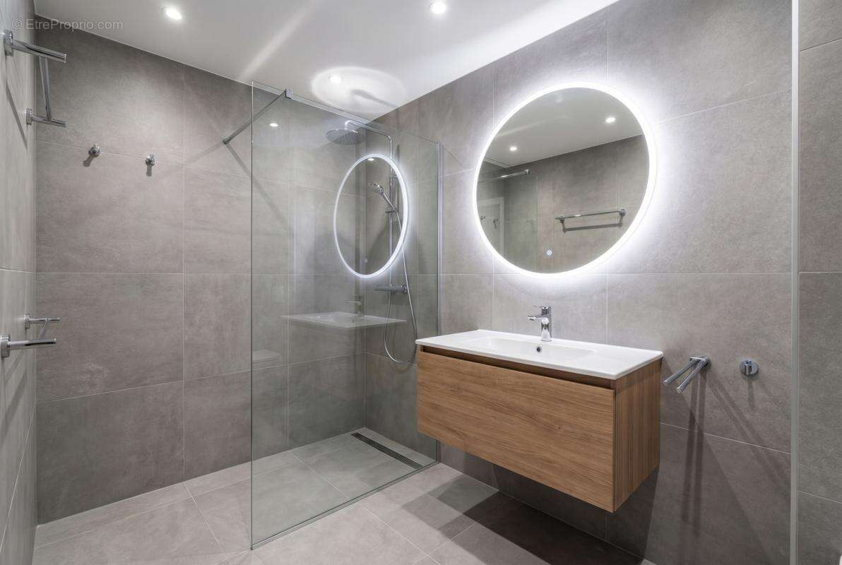 Appartement à PARIS-20E