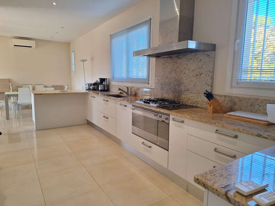 Villa centre, Vue mer - photo 9