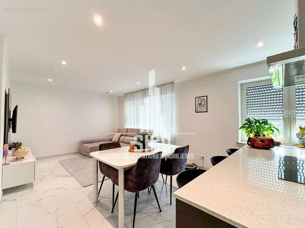 Appartement à BOTZ-EN-MAUGES