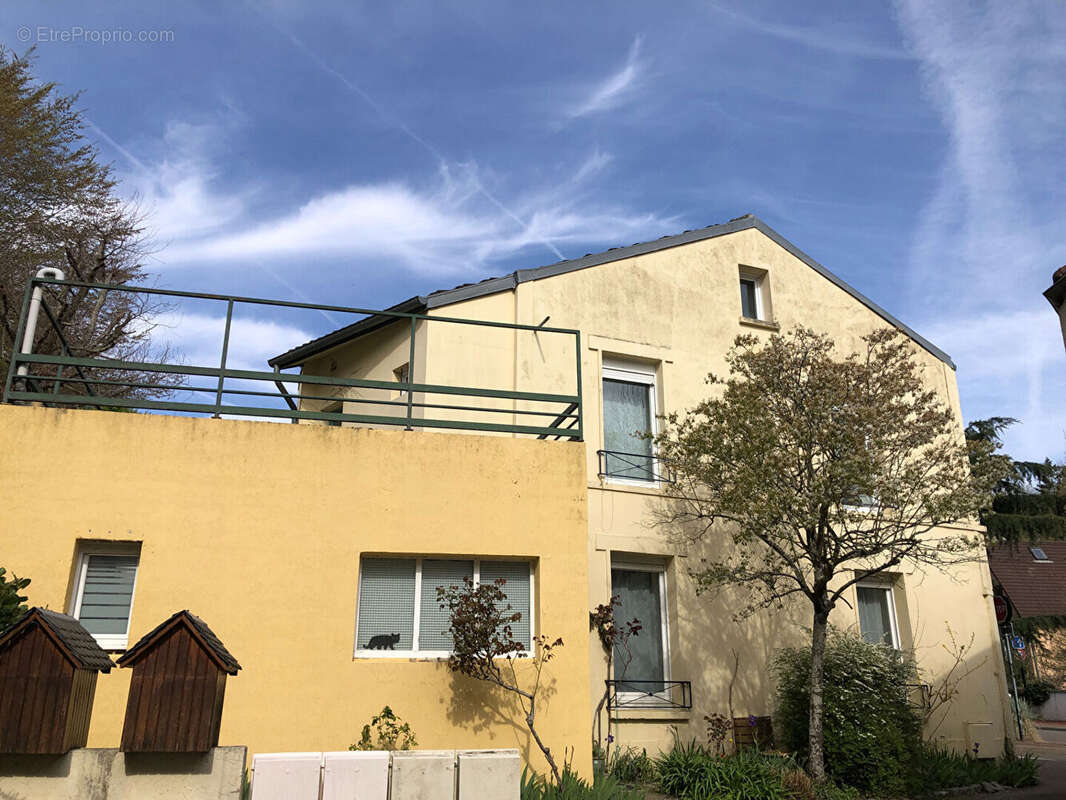 Maison à BUC