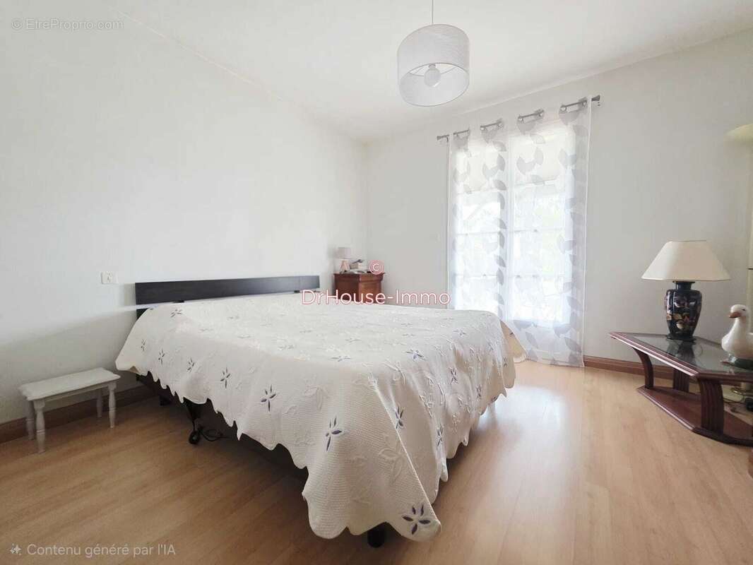 Maison 121 m² à Sainte-Radegonde-Des-Noyers  - photo 9