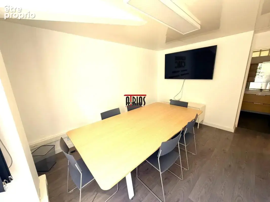 Bureaux 170 m² + terrasse 10 m² - photo 6