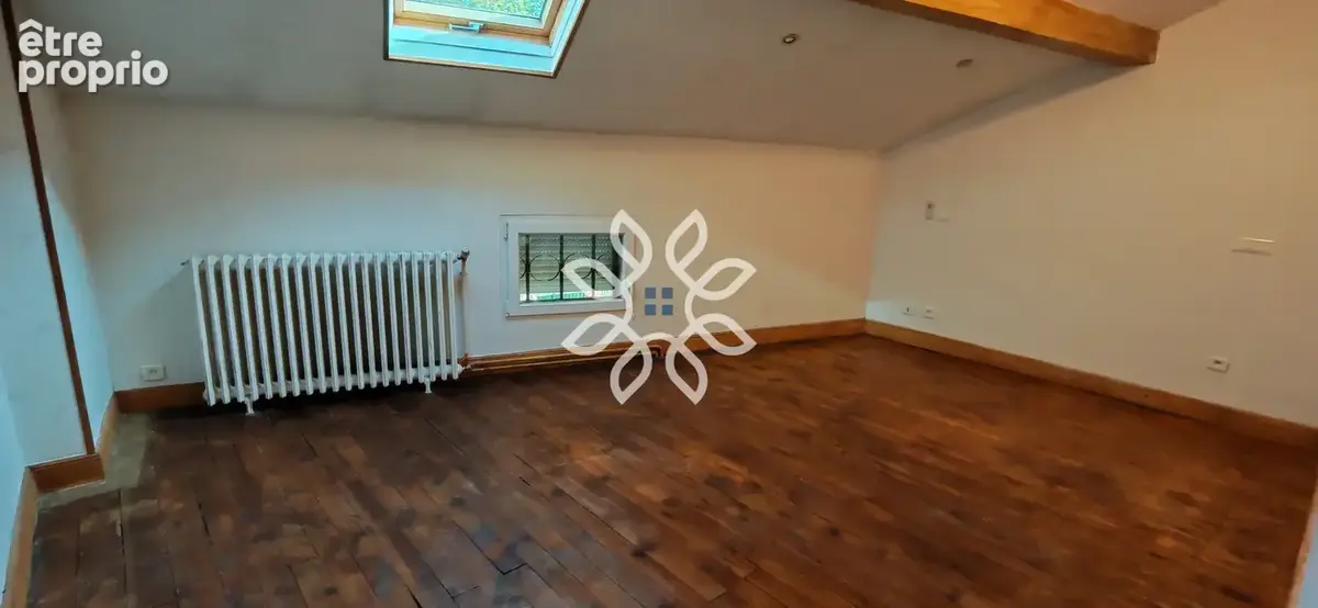 Maison T7 avec cour - centre ville - photo 11