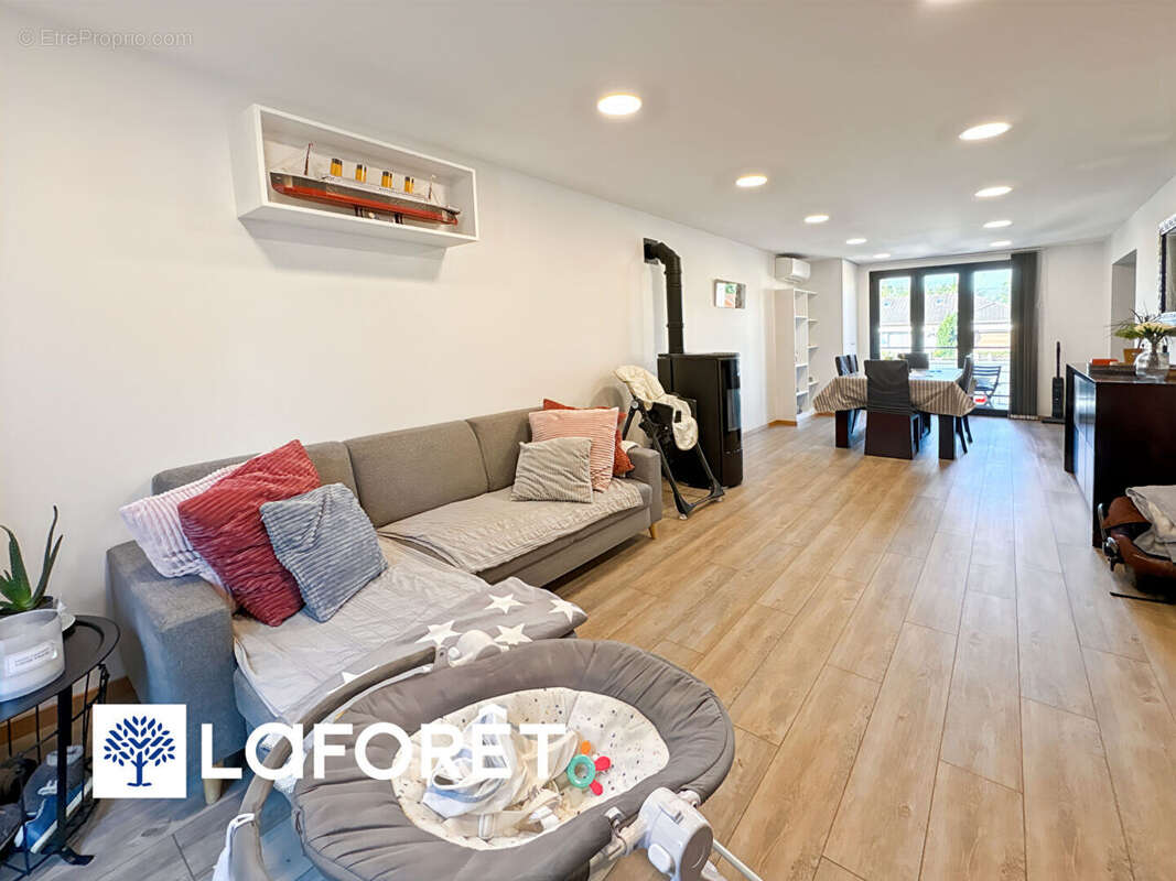 Maison à SAINTE-GENEVIEVE-DES-BOIS