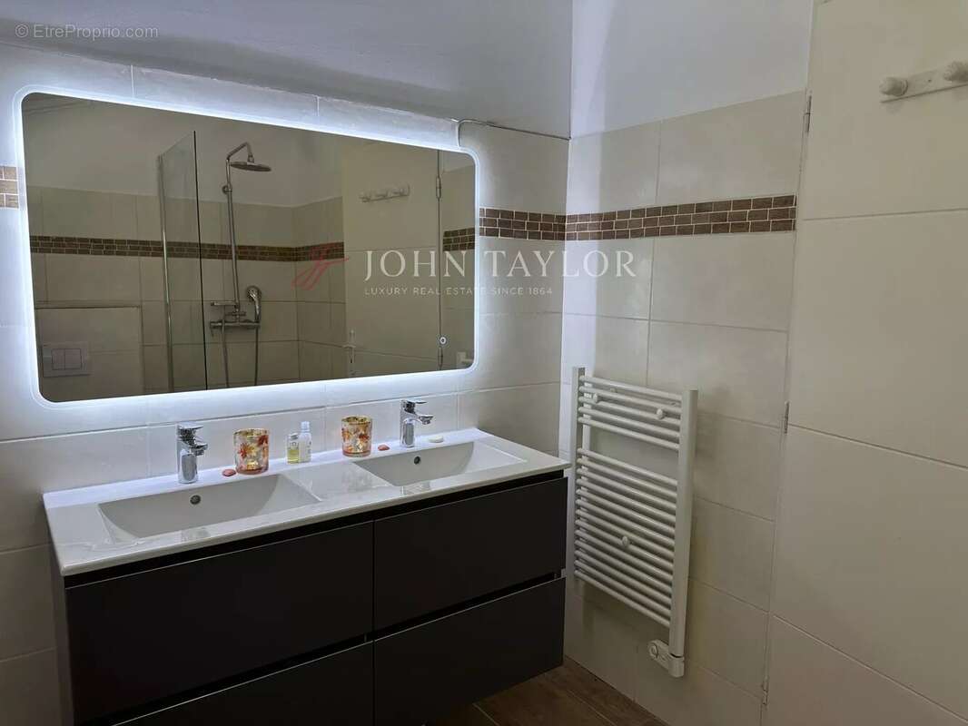 Fontvieille - Maison en pierre avec piscine - photo 13