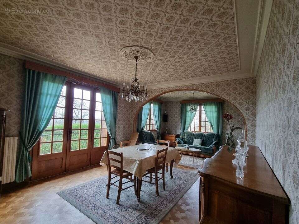 Maison à COURTACON