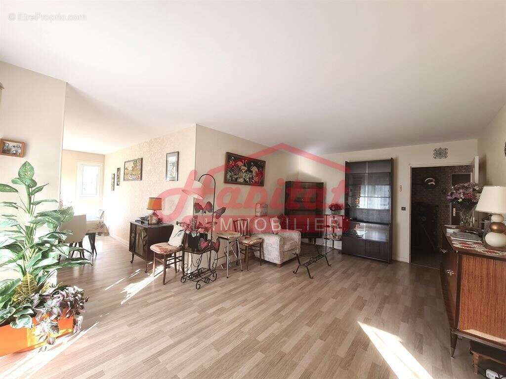 Appartement 5 pieces+ cave + parking - photo 4