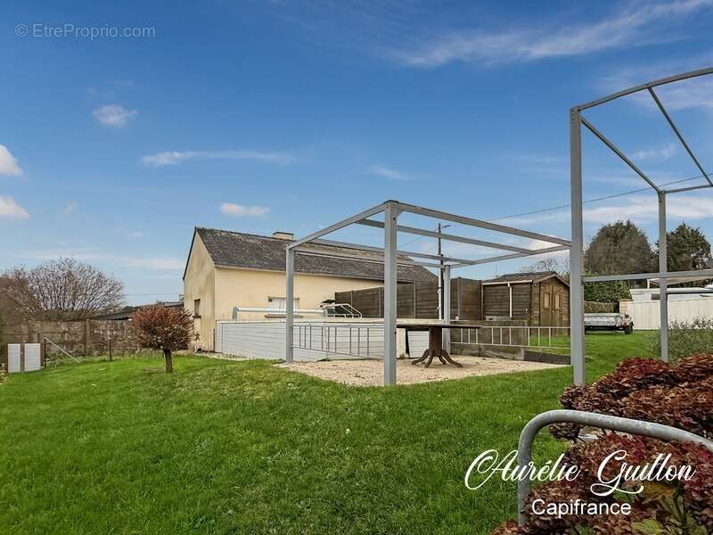 Maison à LE ROC-SAINT-ANDRE