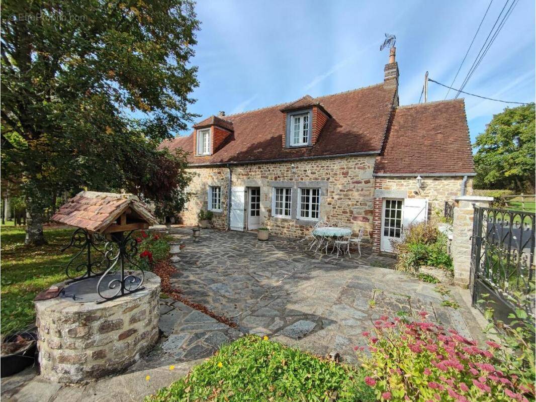 Maison à LA LANDE-DE-GOULT