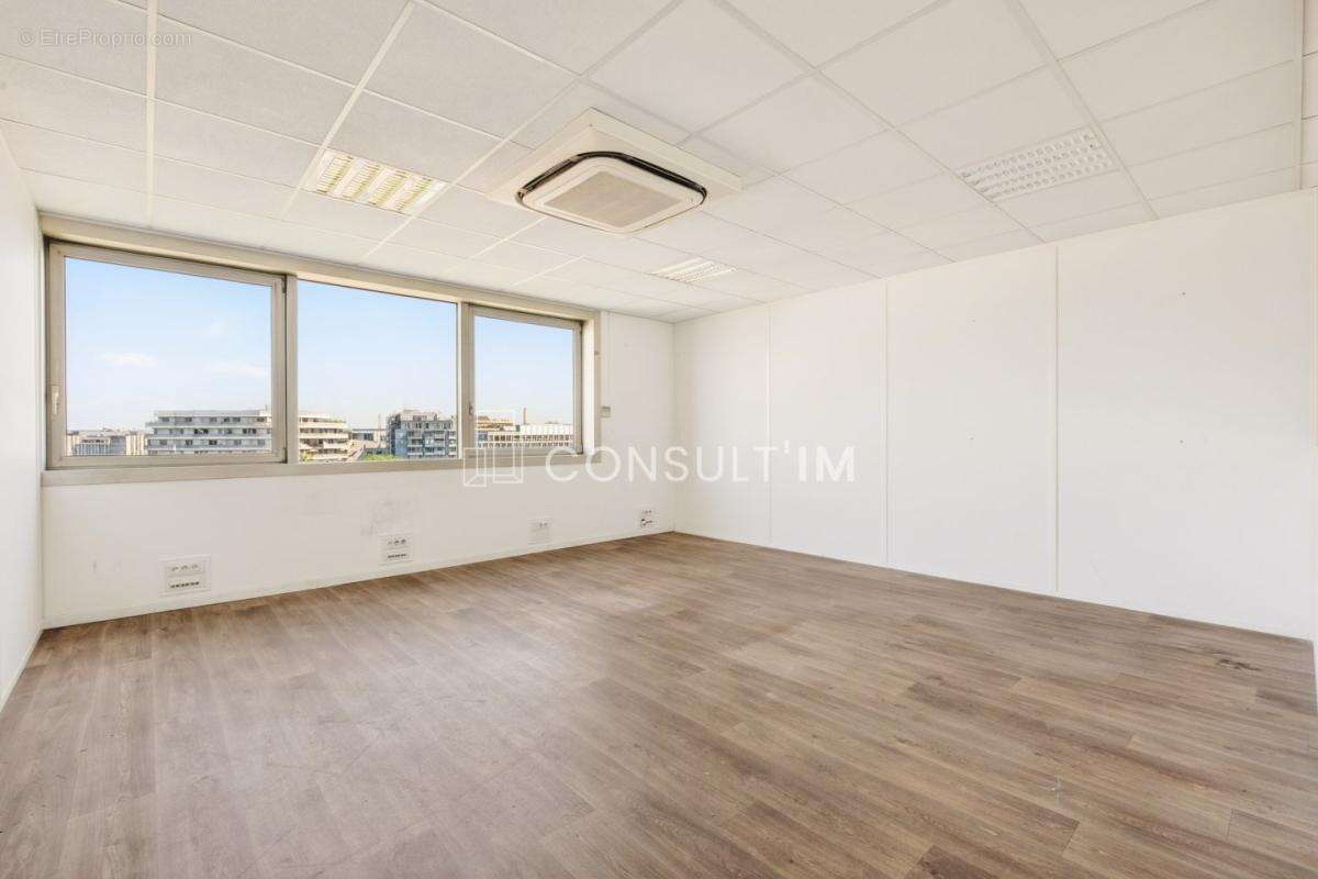 Commerce à PARIS-17E