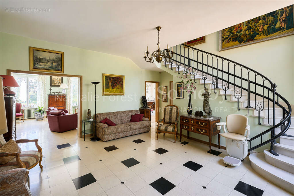 Maison à LA CHAPELLE-D'ARMENTIERES