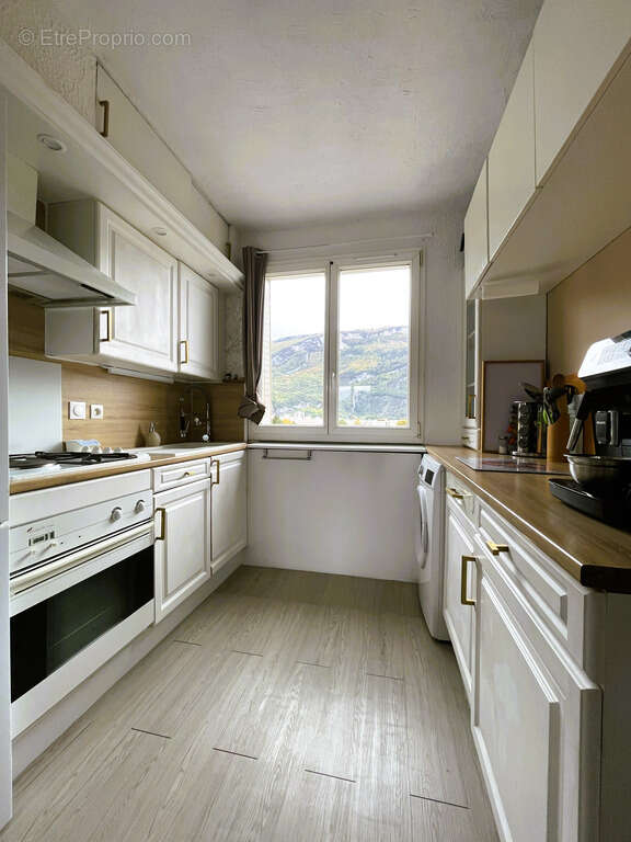 Appartement à FONTAINE