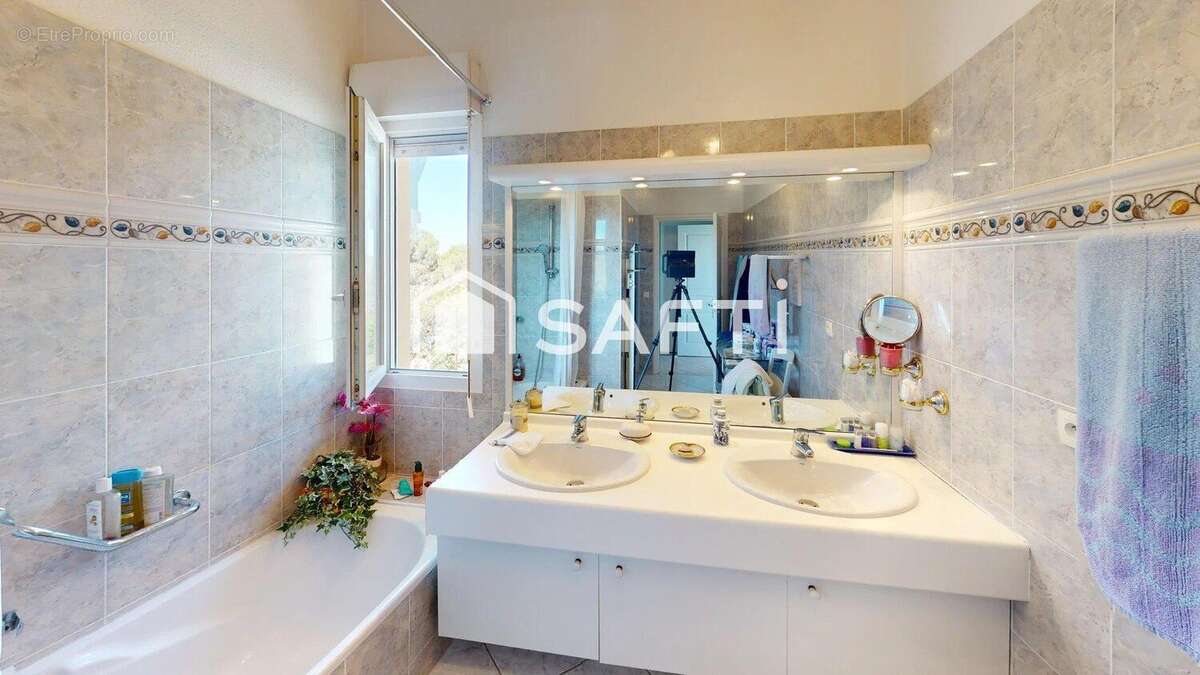 Photo 5 - Appartement à FREJUS