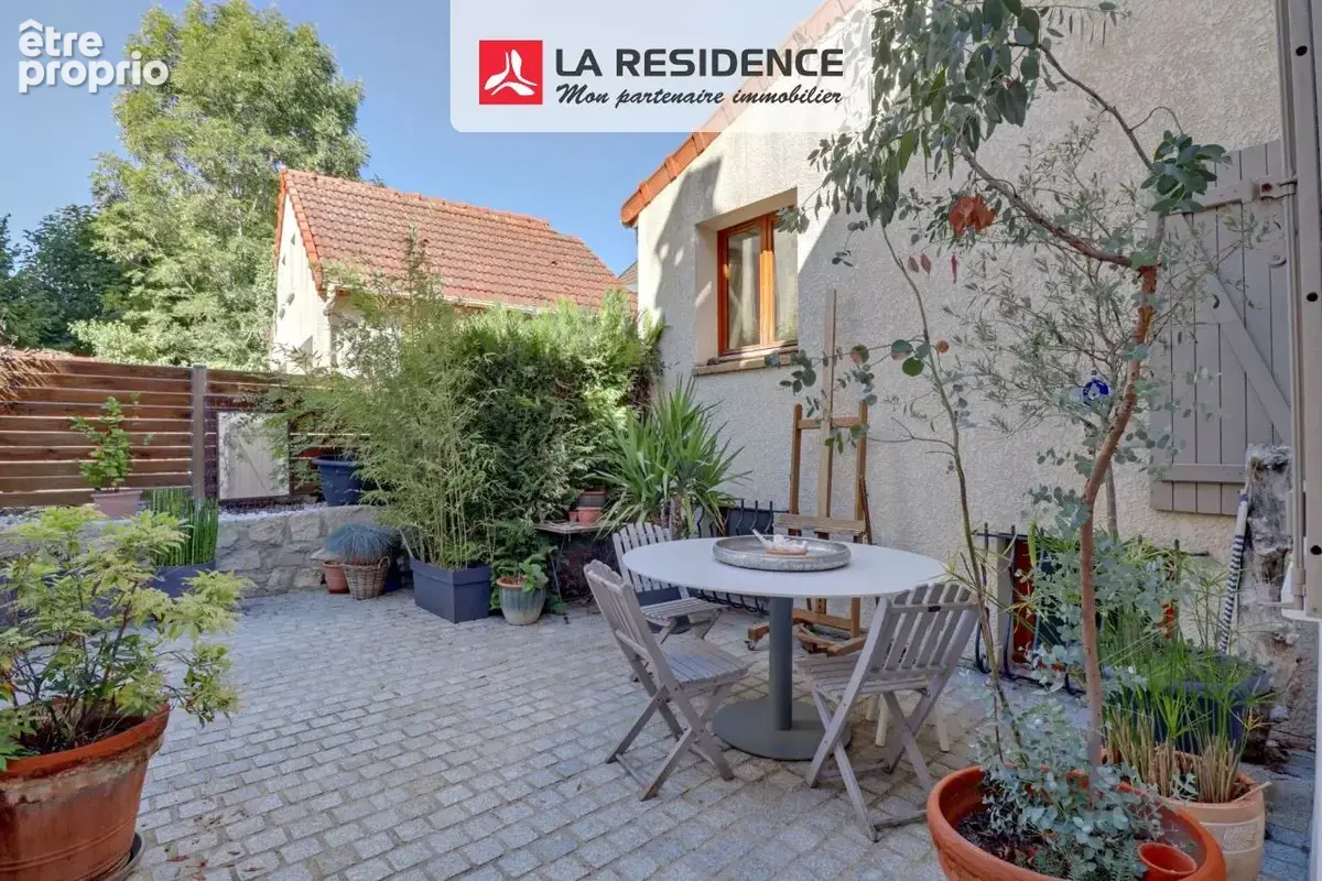 Maison 5 pièces 96 m² à vendre à Thiverval-Grignon (78850) - photo 2