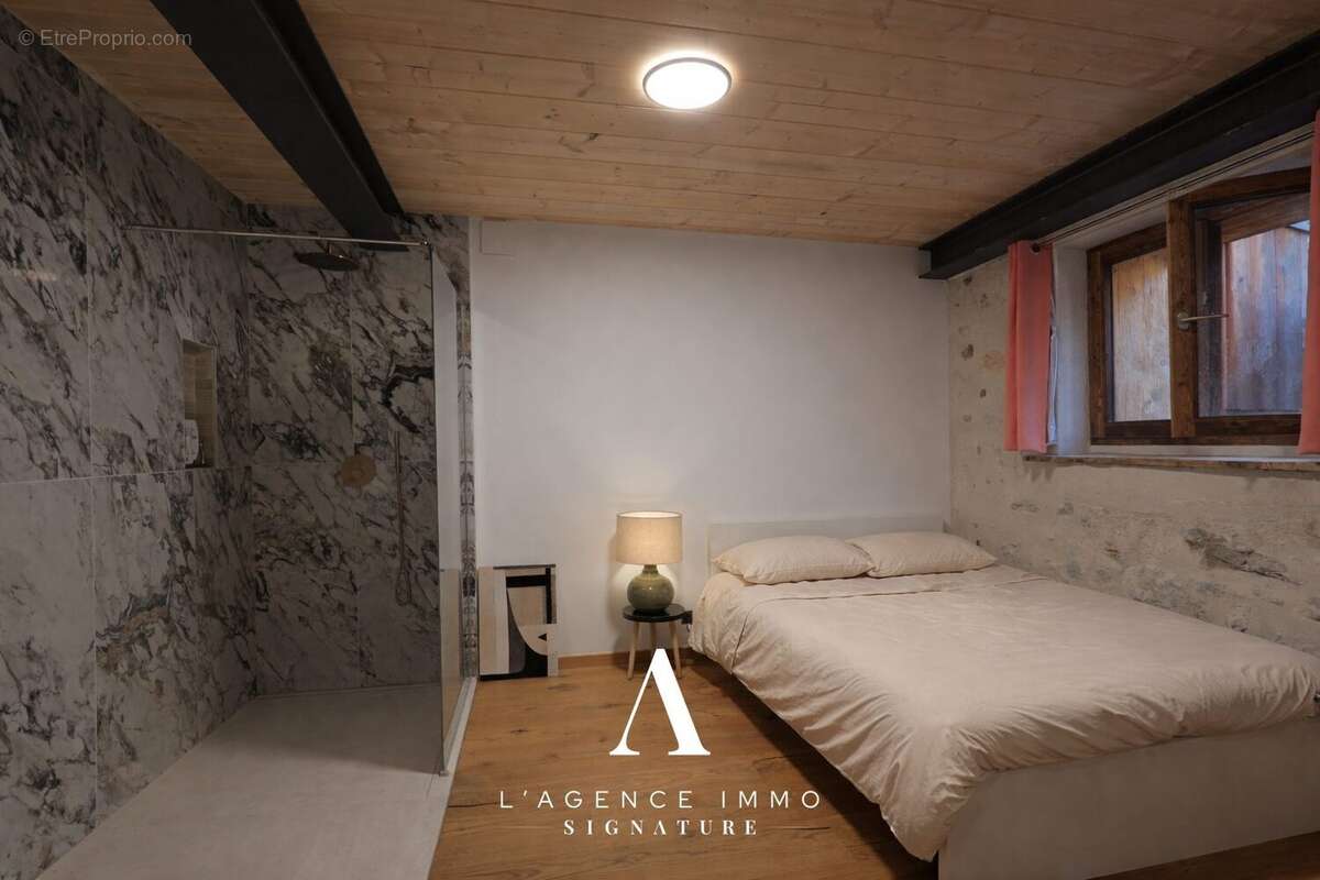 Maison à LEAZ