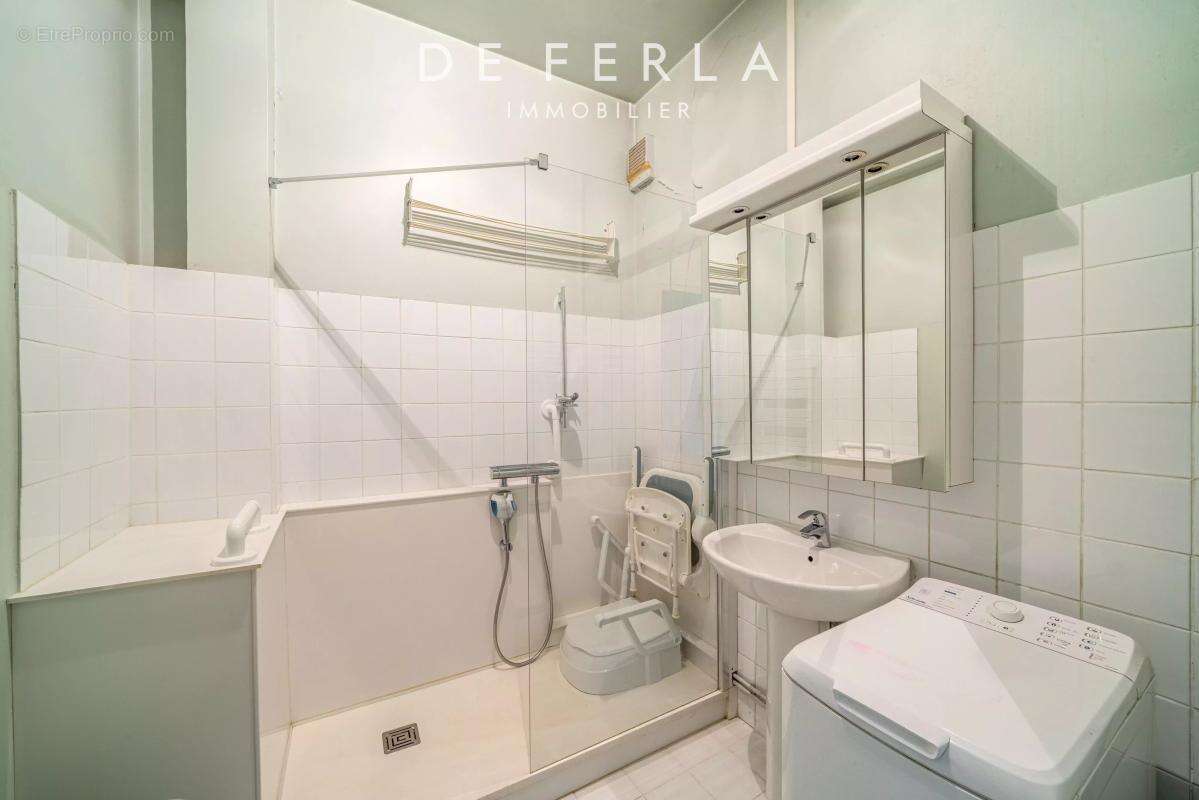 Appartement à PARIS-14E