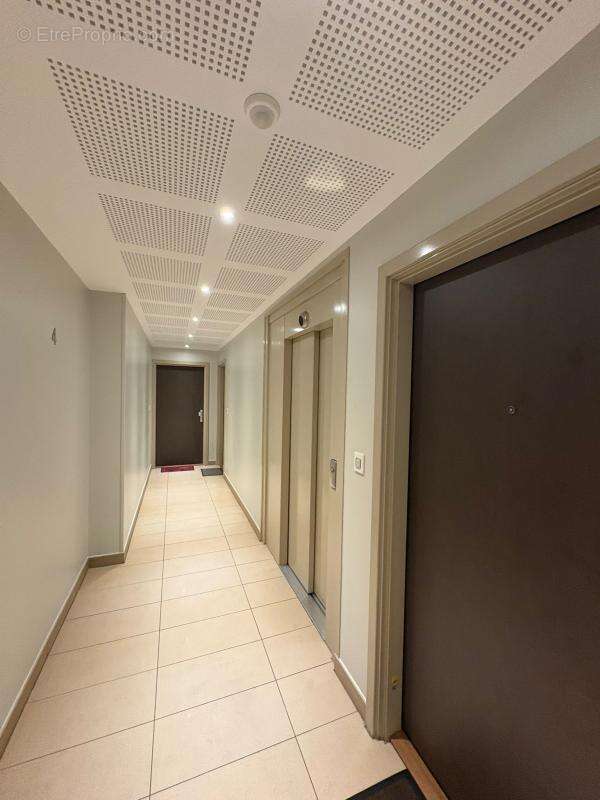 Appartement à SARTROUVILLE