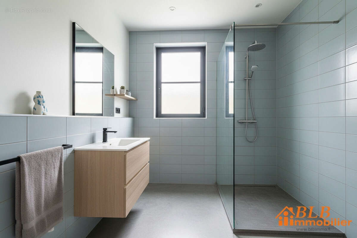 Maison à LE MESNIL-SAINT-DENIS