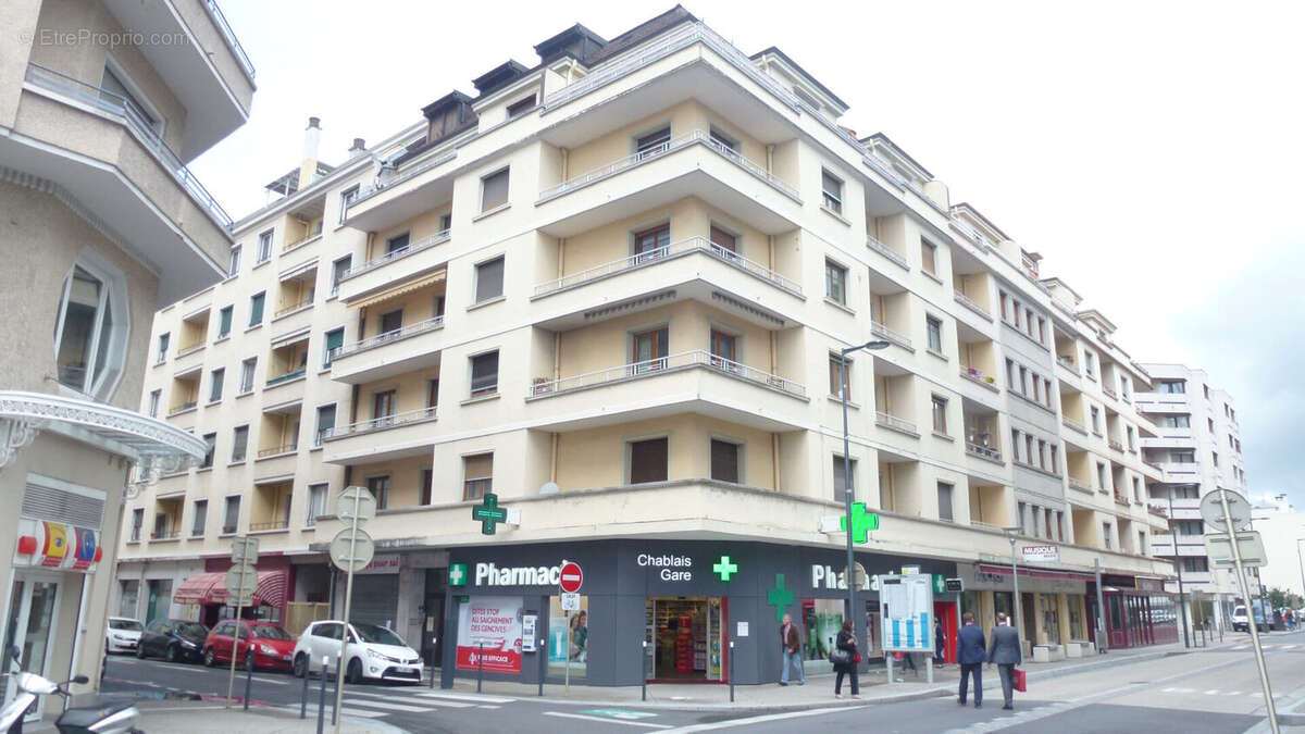 A vendre à ANNEMASSE, proximité gare CEVA, TRAM et Chablais Parc, grand T4 de 117,26 m² dans  un immeuble des années 30 - photo 10