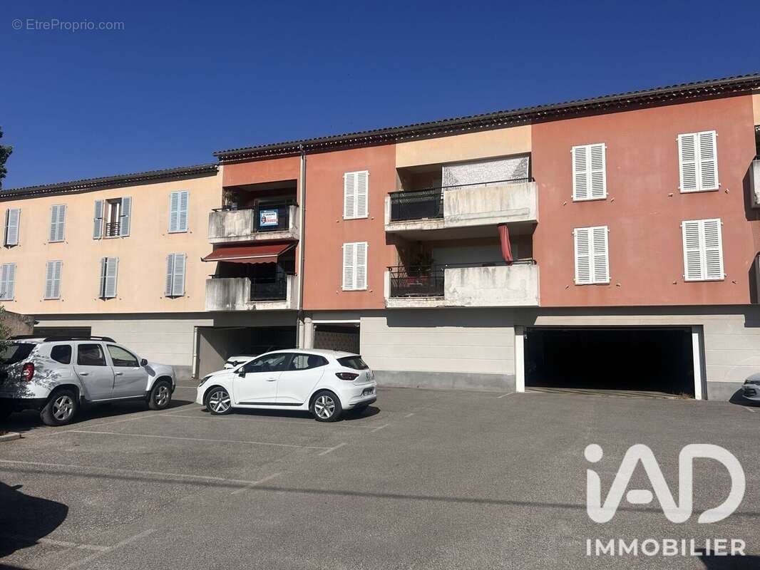 Photo 6 - Appartement à SAINT-MAXIMIN-LA-SAINTE-BAUME