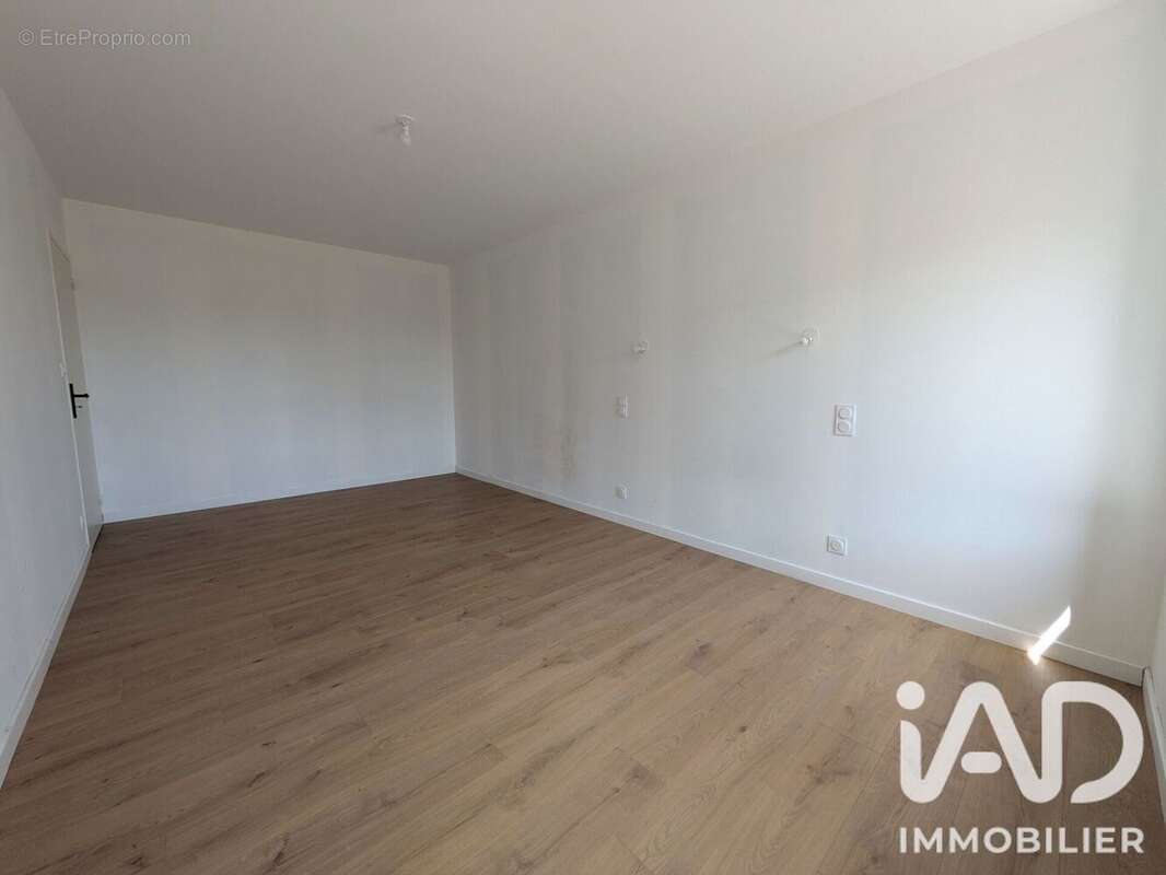 Maison 109 m² à Saint-Ellier-Du-Maine  - photo 8