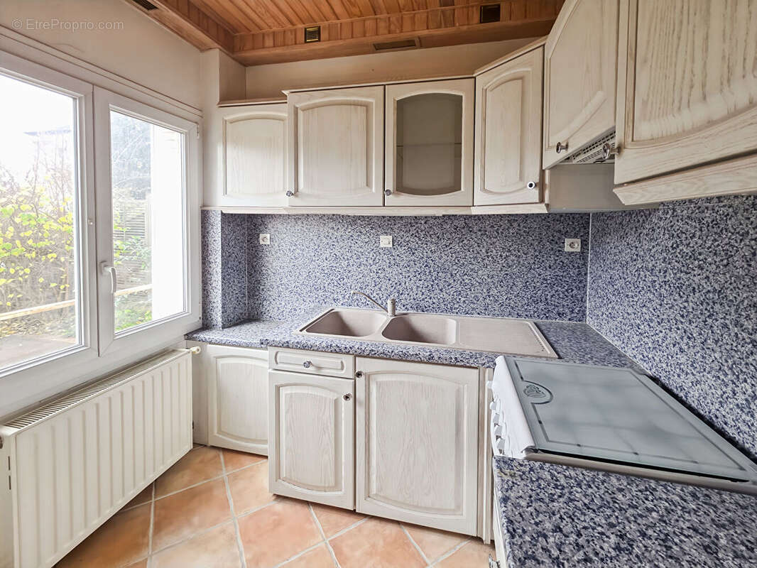 Maison à VERRIERES-LE-BUISSON