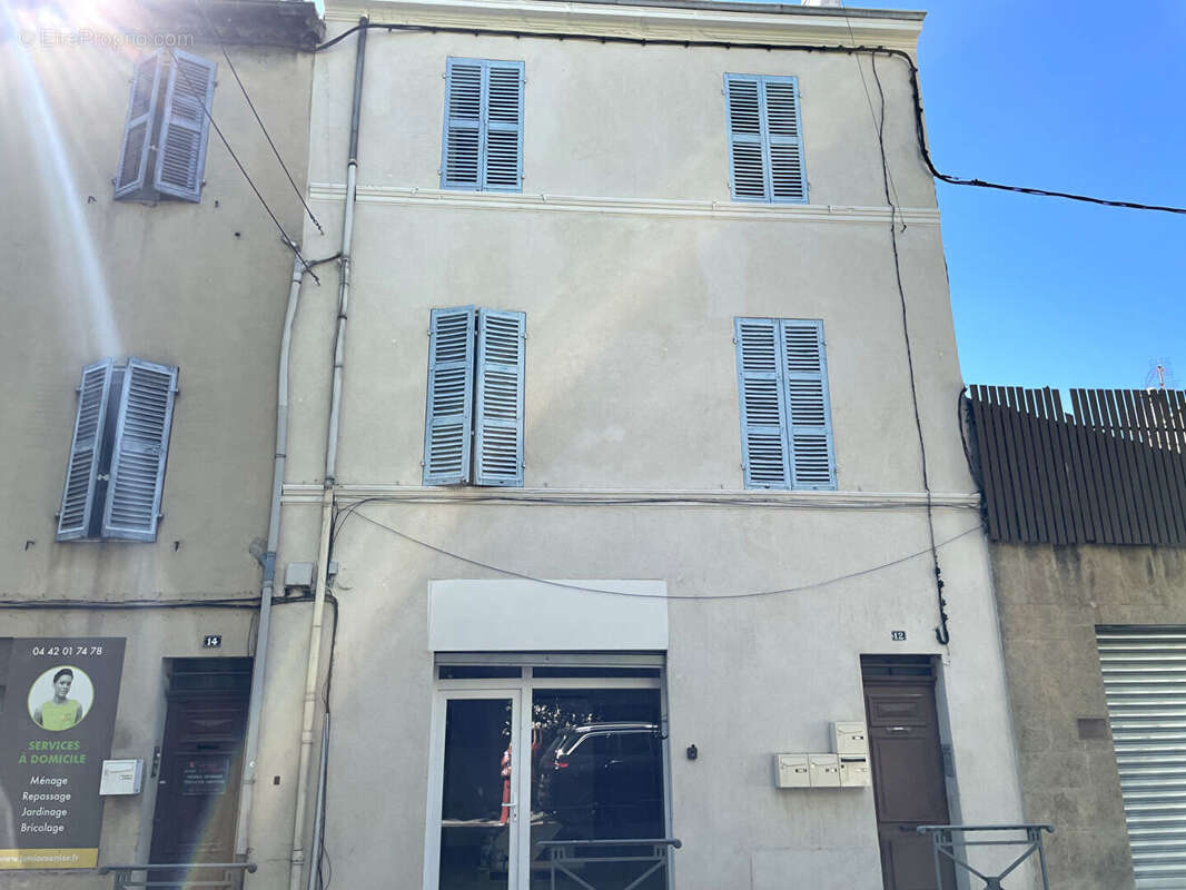 Appartement à ROQUEVAIRE