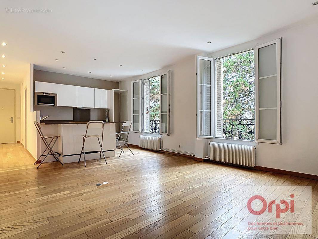 Appartement à ISSY-LES-MOULINEAUX