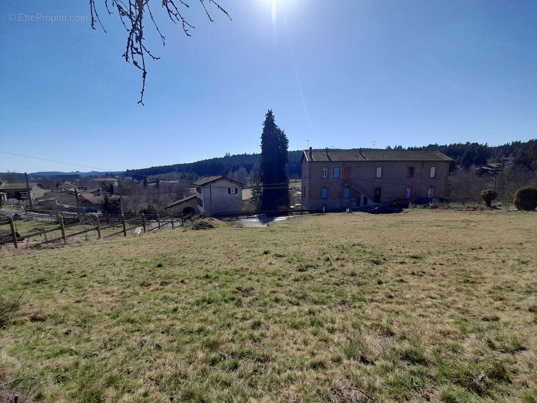 Terrain à ESTIVAREILLES