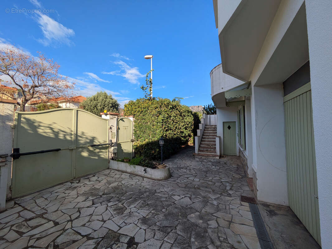 Maison à LA VALETTE-DU-VAR