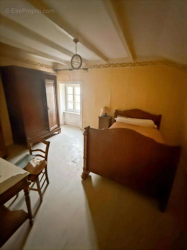 Maison à CHAMPAGNAC-LA-RIVIERE