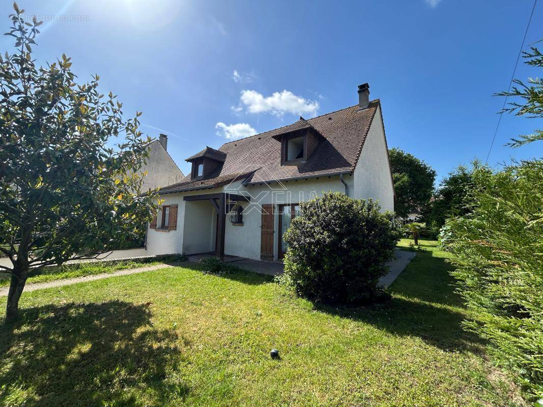 Maison à ROSNY-SUR-SEINE
