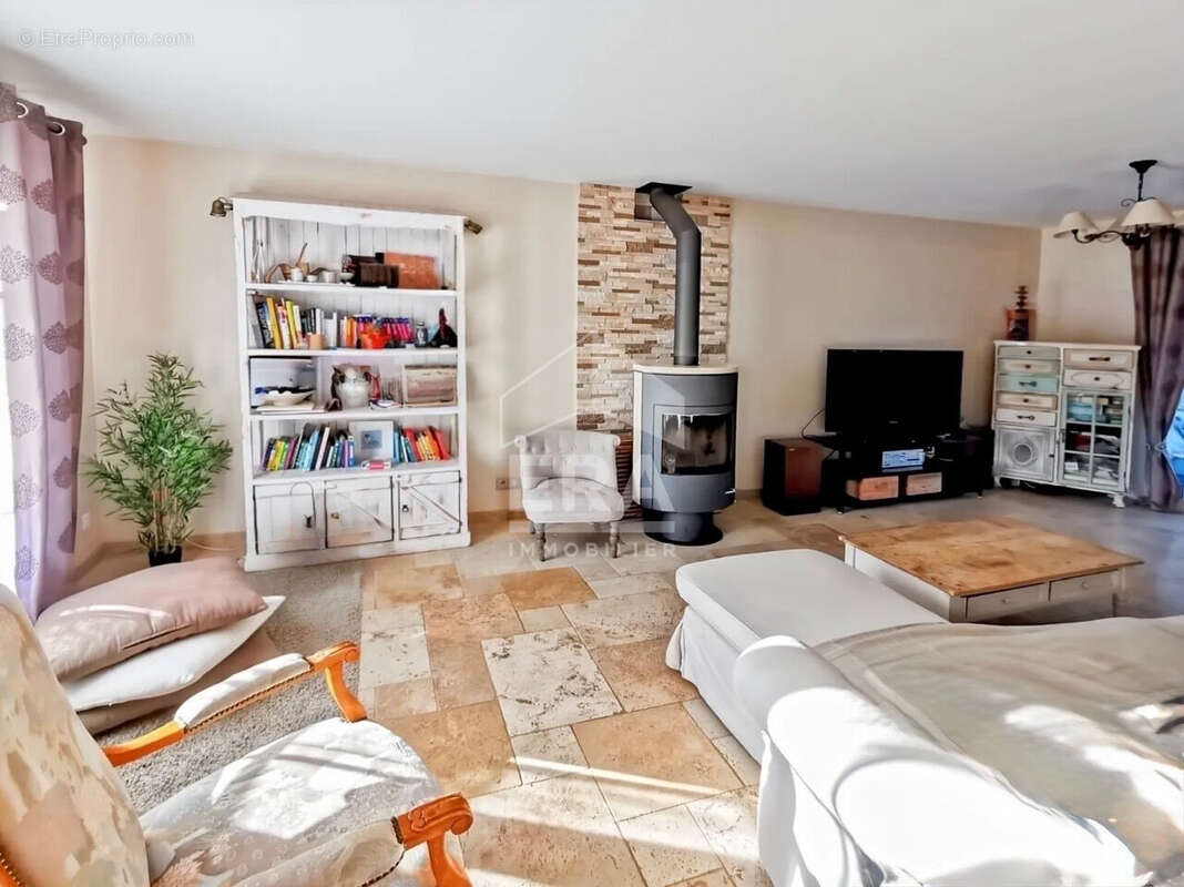 Maison à COMBS-LA-VILLE