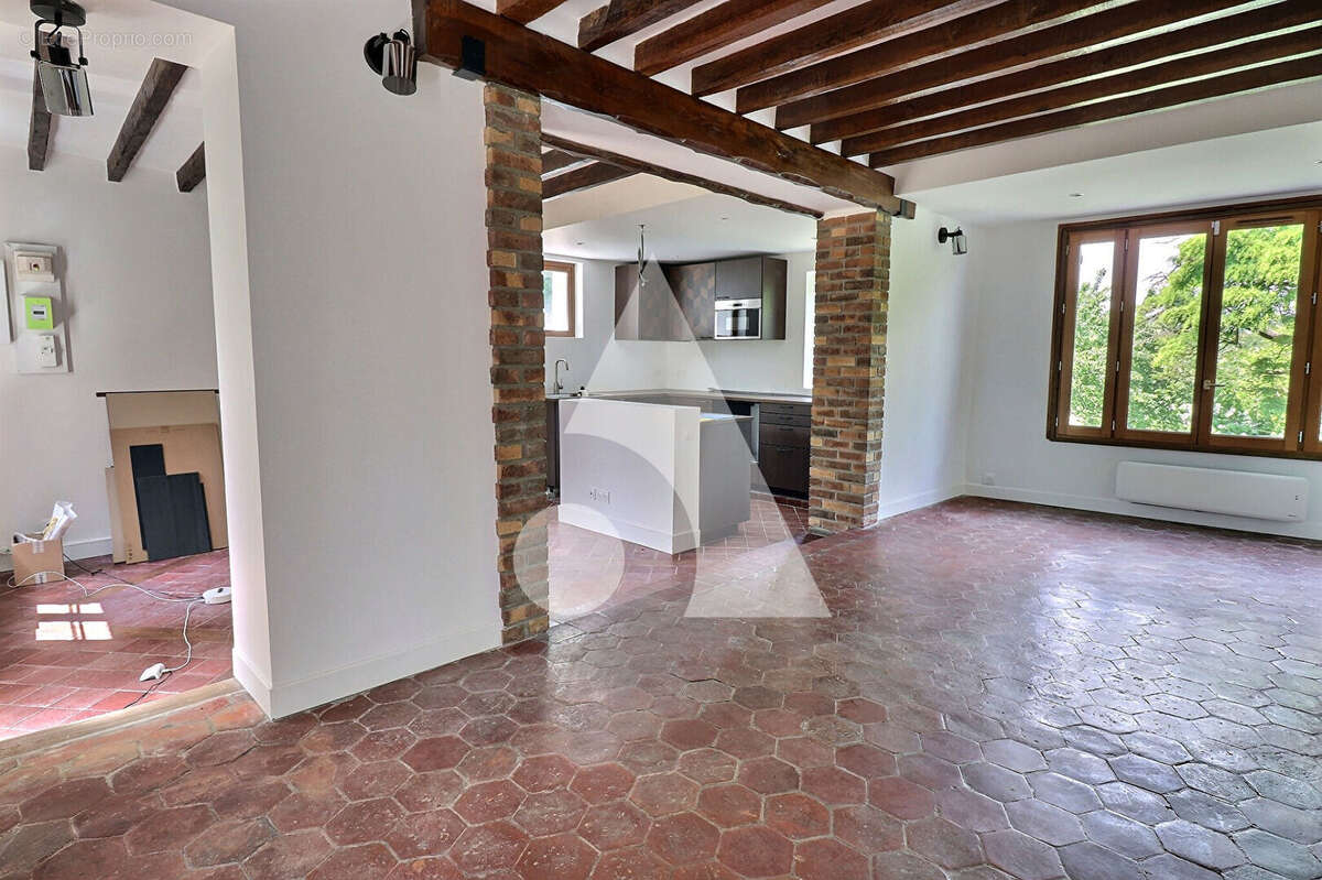 Maison à MERY-SUR-OISE