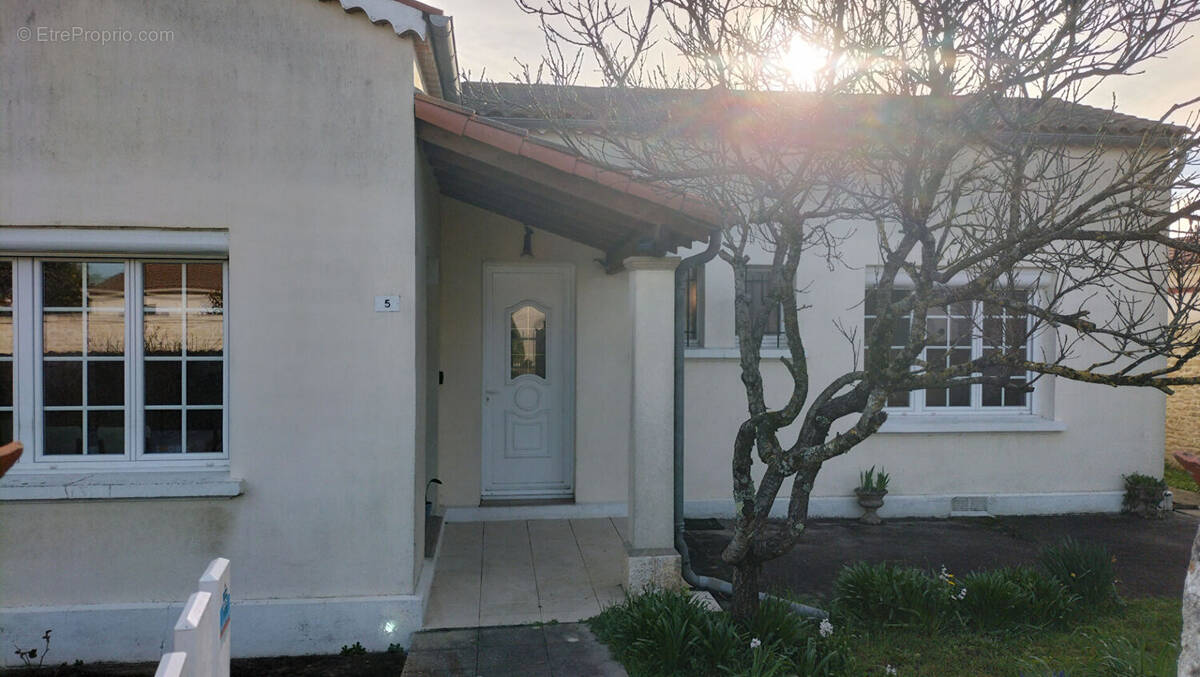 Maison à TONNAY-CHARENTE