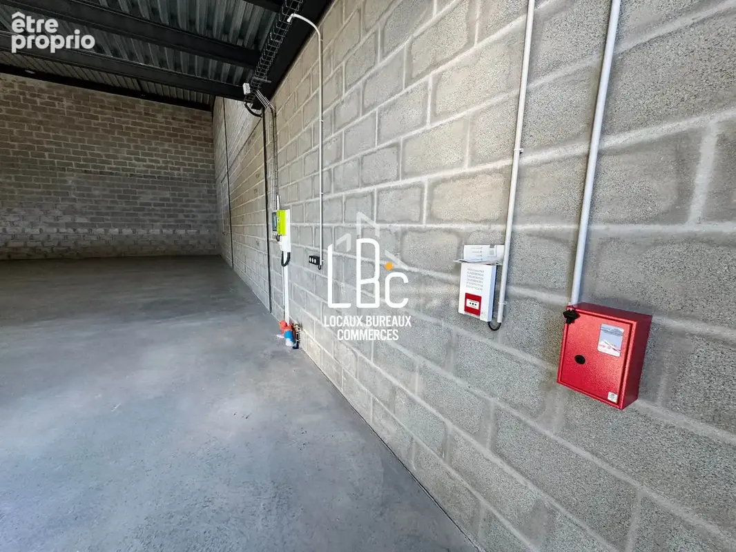 Commerce 253 m² à vendre à Basse-Goulaine (44115) - photo 3
