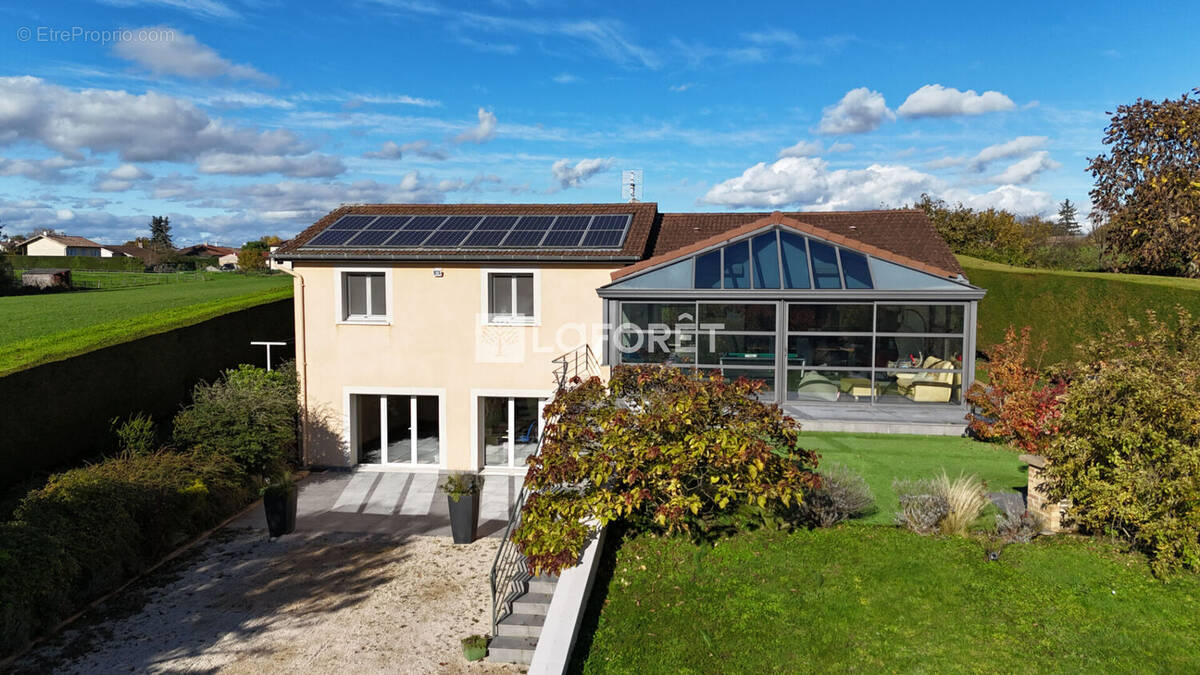 Maison à DOMPIERRE-SUR-CHALARONNE