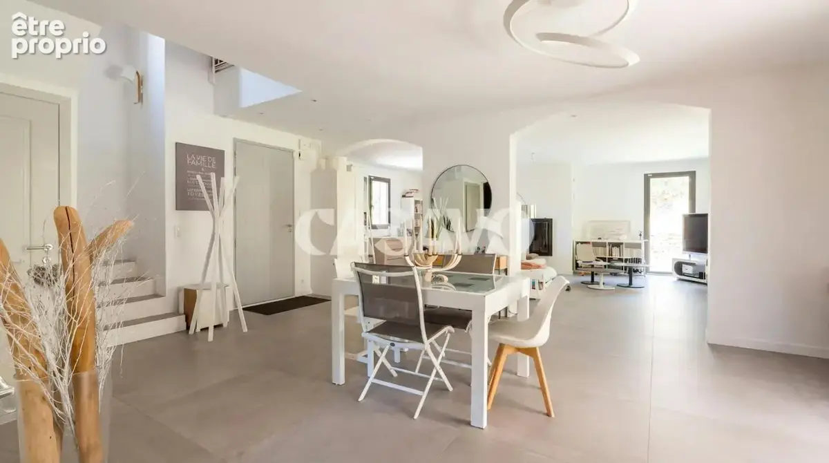 Vente Maison 6 pièces de 205m² - 13100 Aix-en-Provence - photo 5