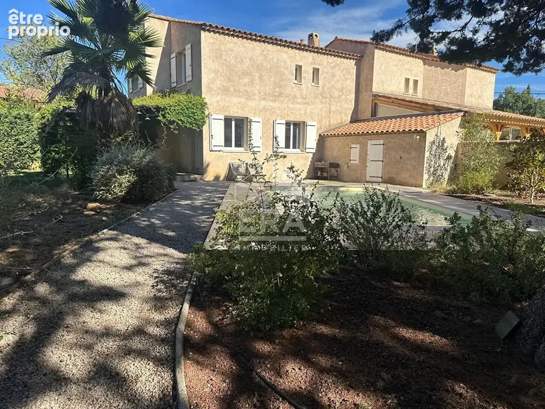 Photo Maison à Saint-Maximin-La-Sainte-Baume au prix de 460 000€
