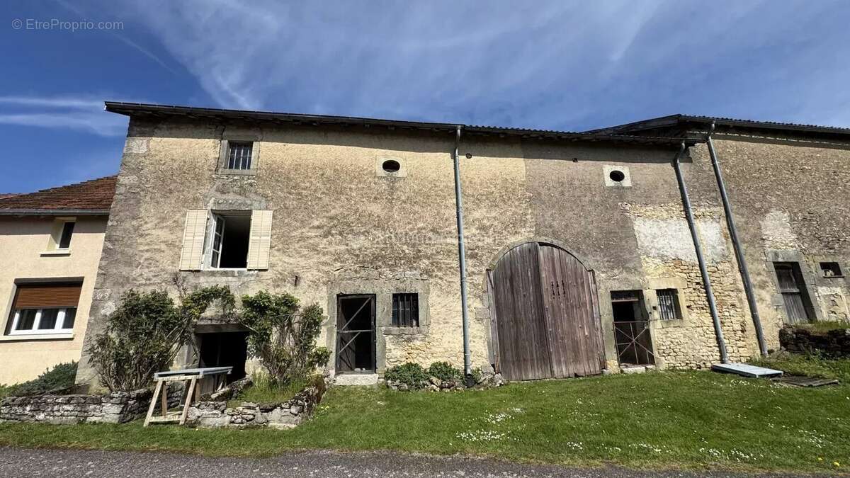 Maison à SOULAUCOURT-SUR-MOUZON