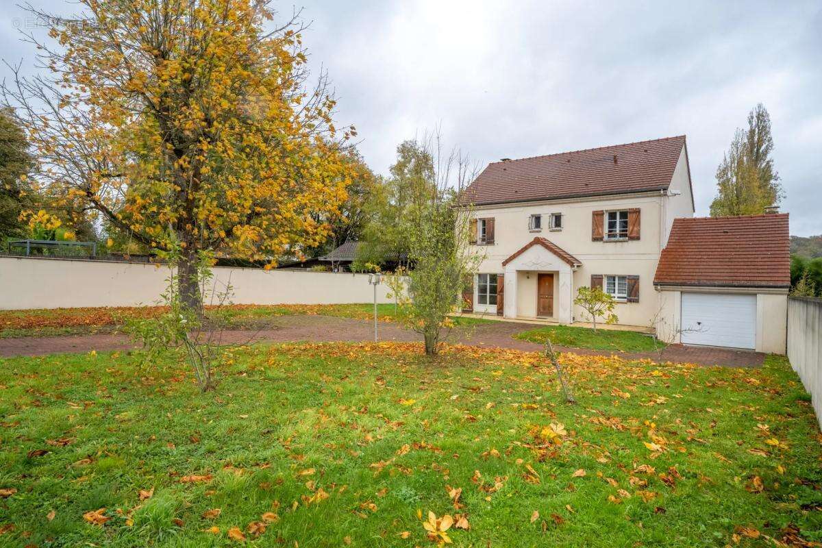 Maison à SAINT-LEGER-EN-YVELINES