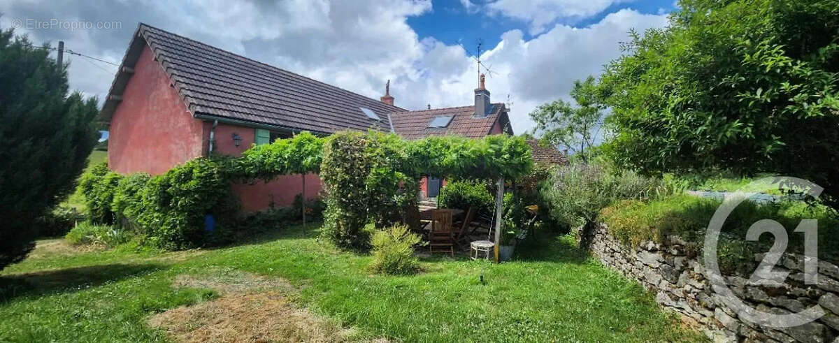 Maison à AUNAY-EN-BAZOIS