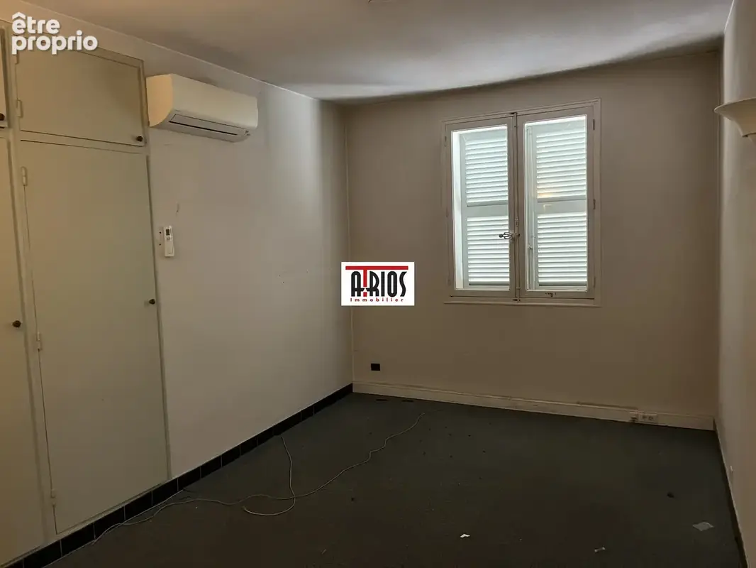 Commerce 1 000 m² à vendre à Toulon (83100) - photo 9