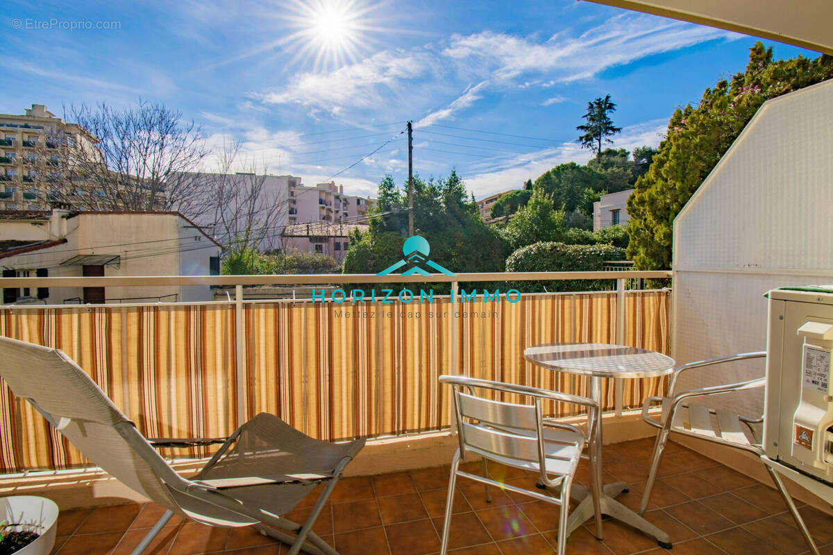 Appartement à SAINT-LAURENT-DU-VAR