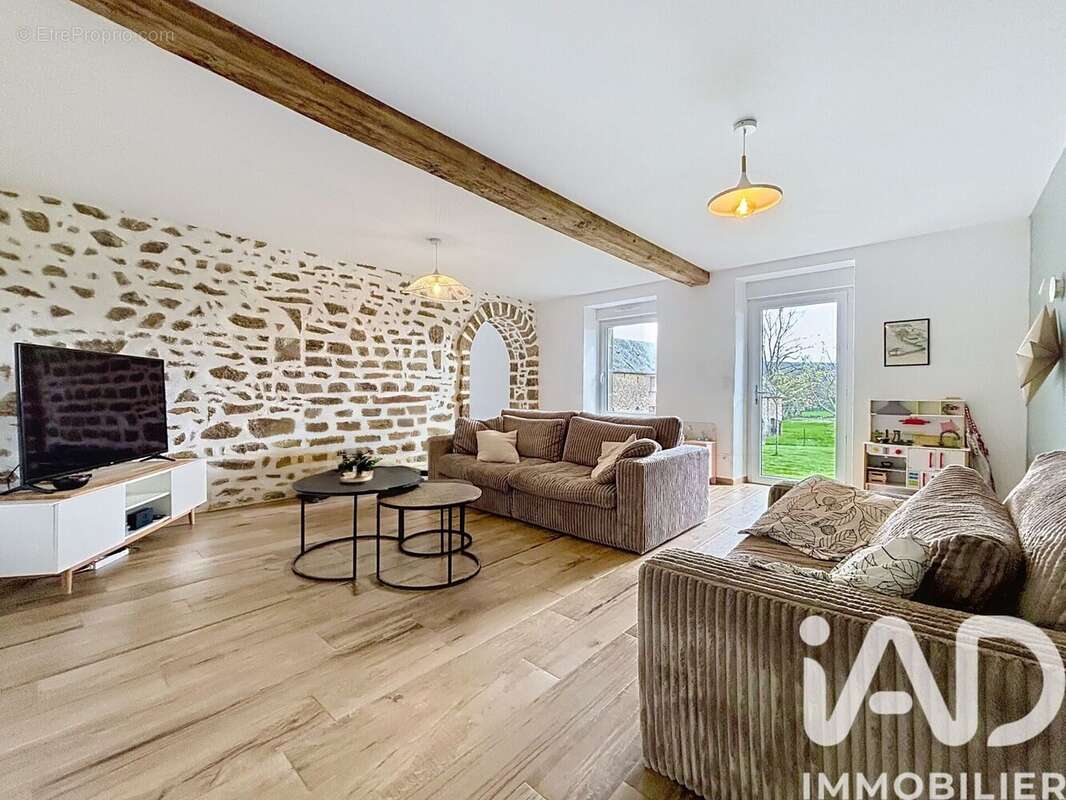 Maison 164 m² à Sainte-Gemmes-Le-Robert  - photo 8